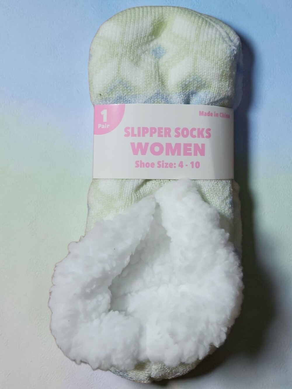 NWT Women's Slipper Socks Anti-Slip Grip Fleece-Lined Sz 4-10 Green White